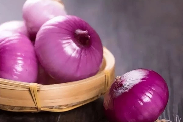 Onion and Rosemary Shampoo